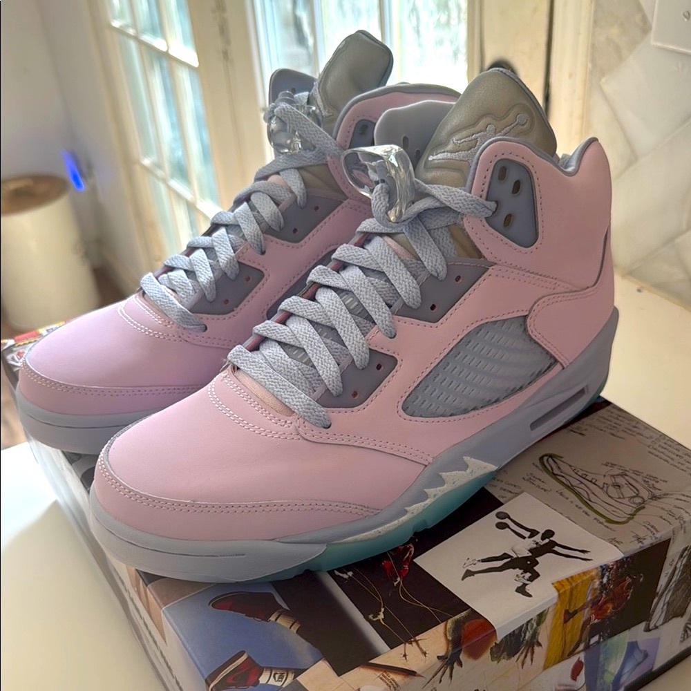 SOLD!
Air Jordan 5 Retro SE